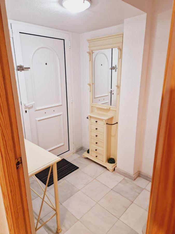 Magnifico Chalet Adosado En Torrevieja, Alicante. Luaran gambar