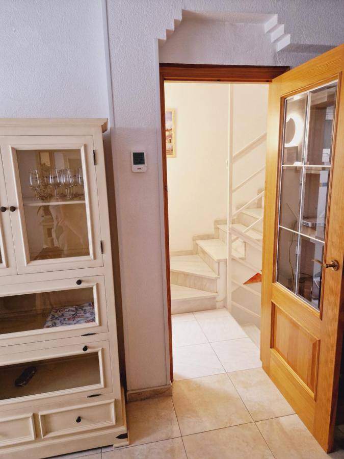 Magnifico Chalet Adosado En Torrevieja, Alicante. Luaran gambar