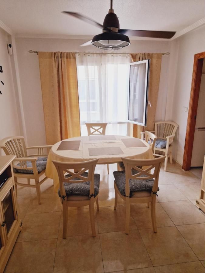 Magnifico Chalet Adosado En Torrevieja, Alicante. Luaran gambar