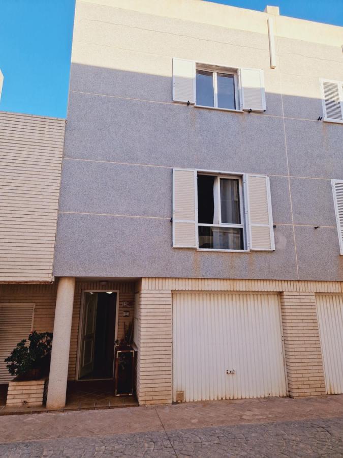 Magnifico Chalet Adosado En Torrevieja, Alicante. Luaran gambar